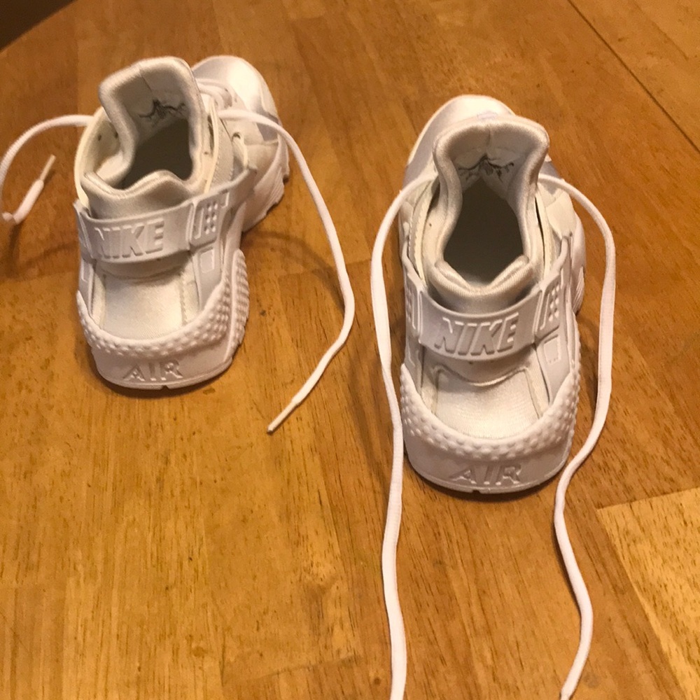 Nike Air Huarache White new! - Picture 2 of 3